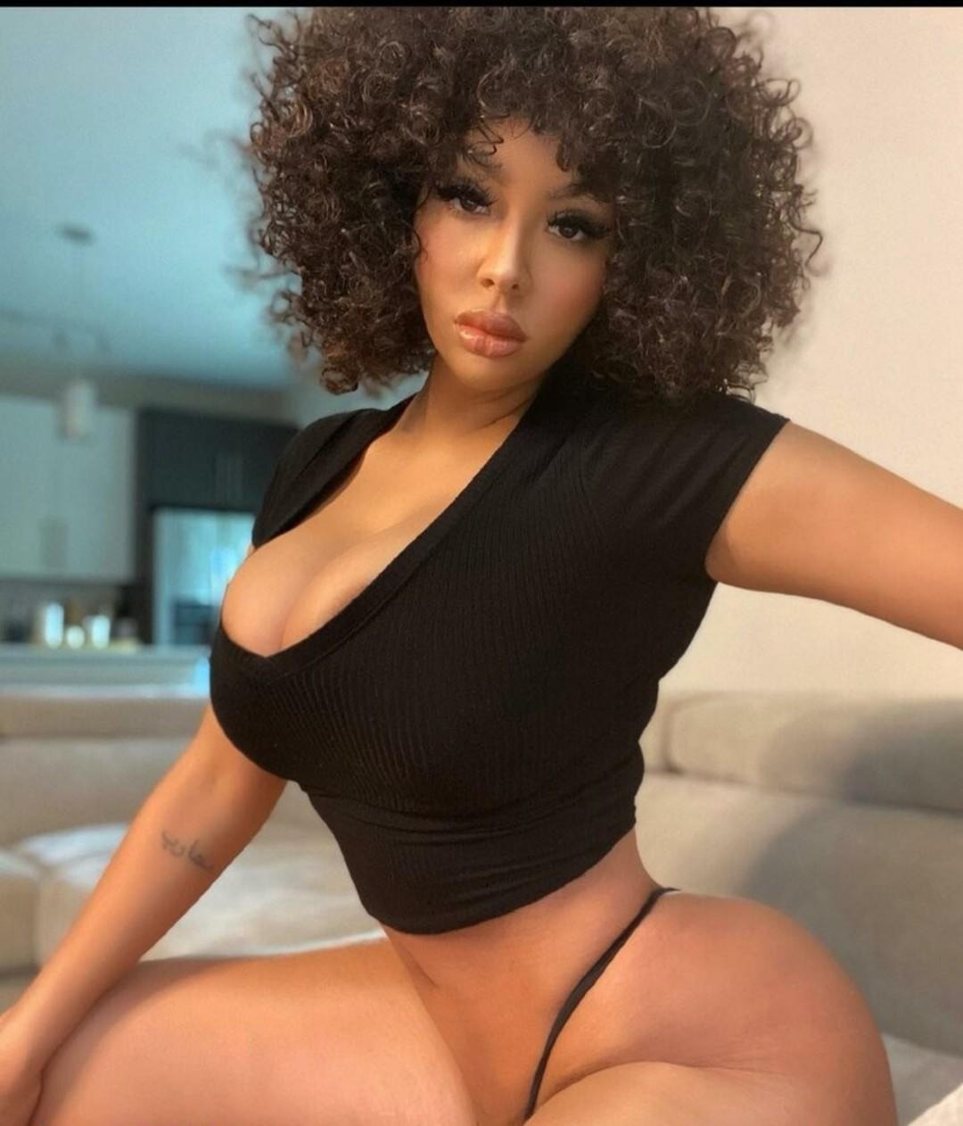 Photo full Annamarie Sarai